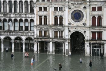 Europe - Otta Nottathil - 141120196flood News Photo 2 - Europe - Otta Nottathil - 141120196flood