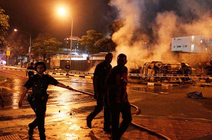 News Photo 1 - Singapore - Otta Nottathil - riot_arrest_indian
