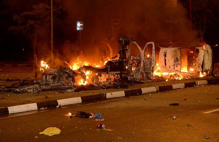 News Photo 2 - Singapore - Otta Nottathil - riot_arrest_indian