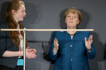 News Photo 2 - Germany - Otta Nottathil - 15520192merkel