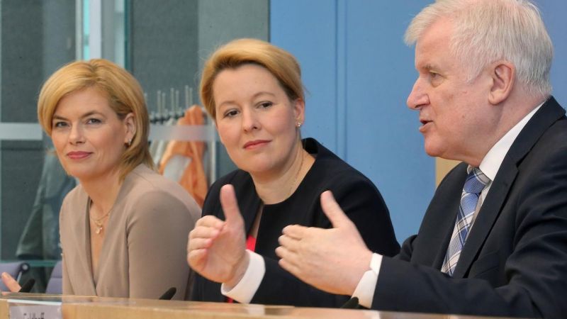 News Photo 1 - Germany - Otta Nottathil - 11720197east
