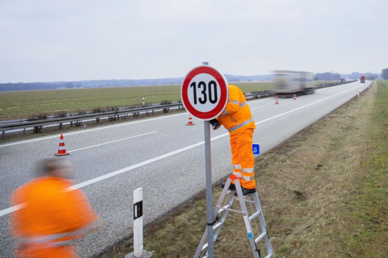 News Photo 1 - Germany - Otta Nottathil - 181020191autobahn
