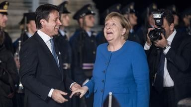 News Photo 1 - Germany - Otta Nottathil - 121120193merkel