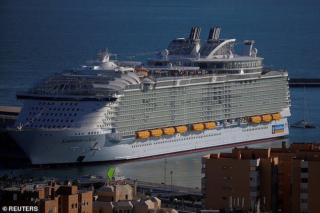 News Photo 1 - U.K. - Otta Nottathil - 10720204cruise