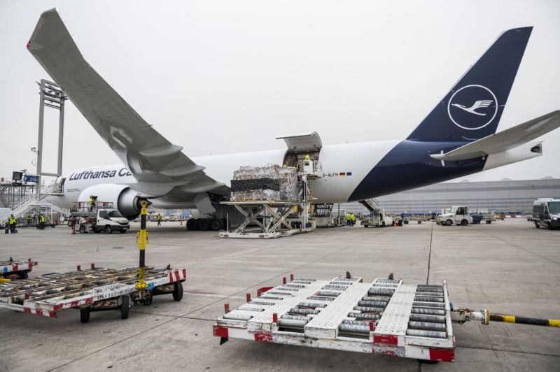News Photo 1 - Germany - Otta Nottathil - 11220201airport
