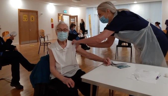 News Photo 1 - Europe - Otta Nottathil - emily_losen_101_spain_vaccination