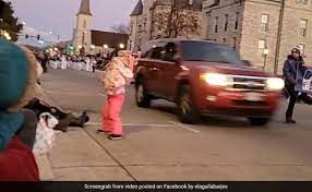 News Photo 1 - America - Otta Nottathil - 231120214parade