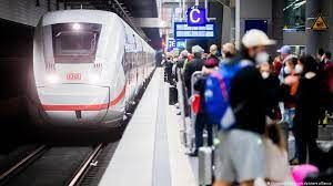 News Photo 1 - Germany - Otta Nottathil - 28520225rail