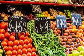 News Photo 1 - Europe - Finance - 8120235food