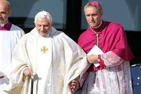 News Photo 1 - Europe - Otta Nottathil - 3620234pope