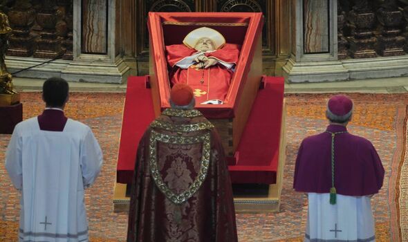 News Photo 1 - Germany - Otta Nottathil - germany_mourns_pope_francis_death