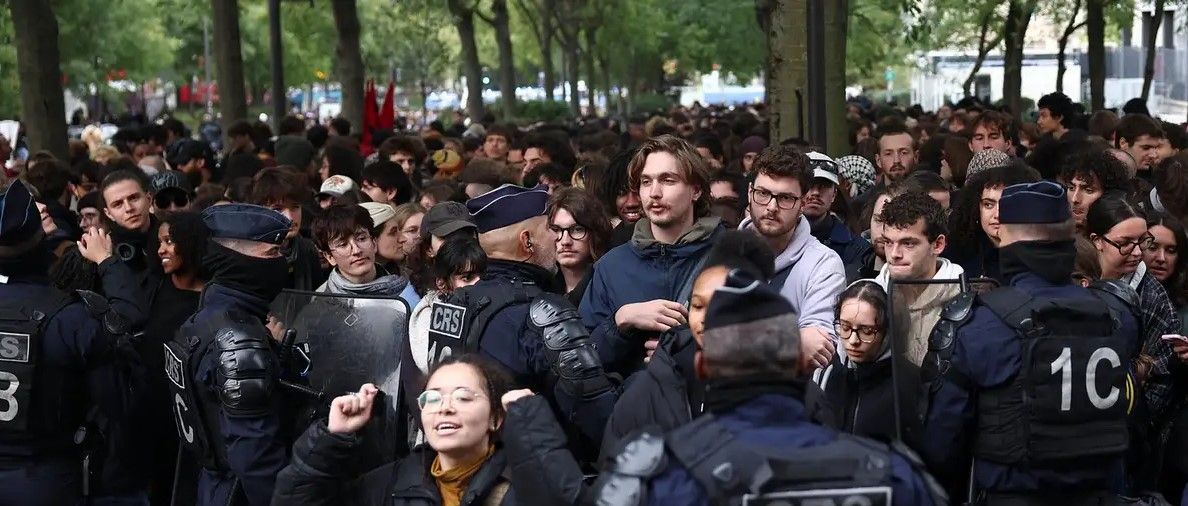 new_demos_france_70000_police_sqad_on_duty_24_0ct_2026